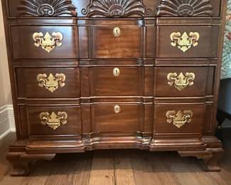 Harden Furniture Georgian Style Shell Carved Cherry Block Front Bachelor's Chest