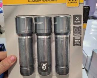 Defiant 300 Lumens Aluminum Flashlight (3-Pack)