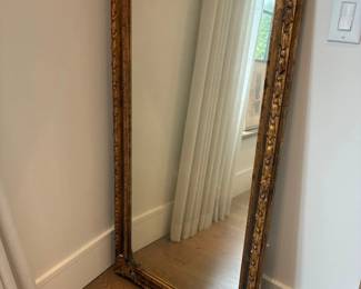 11Apr 28 2026 11 28amTV2R