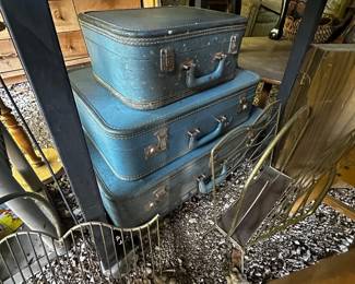 Vintage Sky Queen luggage set