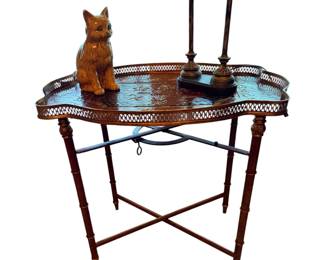 Tray table