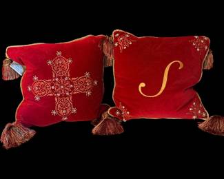 Lots of  throw pillows