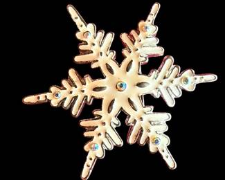 Vintage snowflake brooch