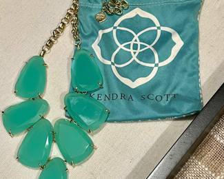 Kendra Scott necklace 