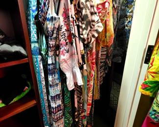 NEW and LIKE NEW ladies clothes - size M to XL w/some smalls 