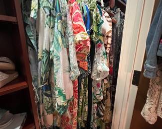 Tons! of great NEW or LIKE NEW ladies clothes 