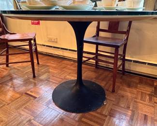 $400, Mid Century Tulip Style Dining Table Round Pedestal Base Black Metal Base Glass Top Table