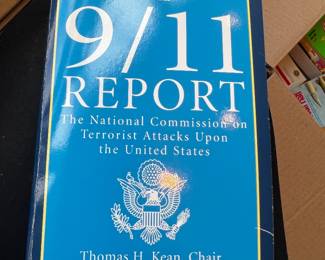 Paperback Book — The 9/11 Commission Report