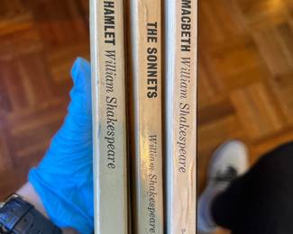 William Shakespeare Signet Classic Paperbacks — Hamlet, The Sonnets, Macbeth