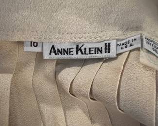 $35, Anne Klein II Cream Pleated Skirt (Size 10) Made in USA