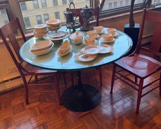 Glass Top Cast Aluminum Tulip Dining Table in the Style of Eero Saarinen