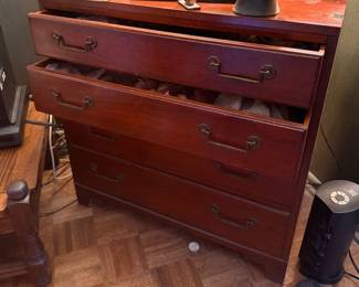 $350, Vintage Mid Century Dresser Chest of Drawers Mahogany Finish 3 Drawer Storage Cabinet