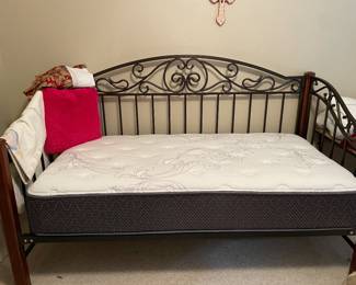 Wrought Iron/Wood Twin Day Bed w/mattress