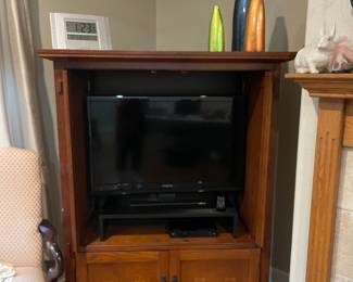Craftsman Style Entertainment Center, TV