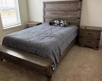 Modern Grey Wash Wood King Bed Frame with Two Nightstands and Footboard Bench