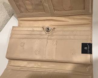Womens BiFold Wallet second image
