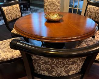 Dining Table w/ 6 Chairs 
