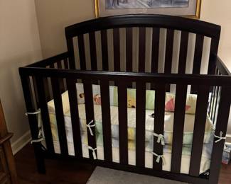 Baby Crib with adapter pieces for Full Bed 