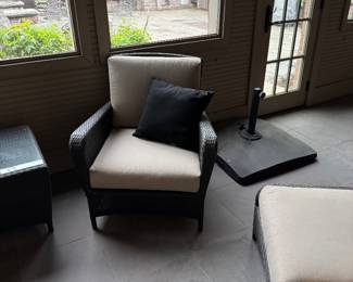 Single Chair 