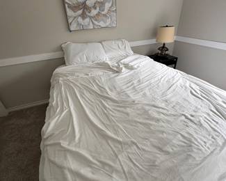 Full size electric adjustable bed & matress