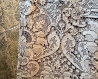 Lace Table Linen