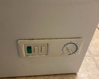 H25 - $100. GE 5.0 Cu. Ft. Manual Defrost Chest Freezer. Model #FCM5SUCWW.  Works great!