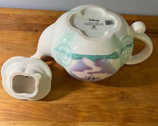 H41 - $20. VTG Westland Disney Cinderella Carriage Teapot. #19593. Has some crazing. Measure 8" T