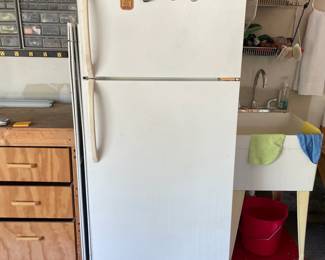 H29 - $100. Kelvinator Refrigerator. Model # MRT18TRFW3. 29.75 W by 27.5 D by 65 T.  Manufactured in 2000. Great garage fridge! 