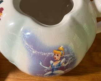 H41 - $20. VTG Westland Disney Cinderella Carriage Teapot. #19593. Has some crazing. Measure 8" T