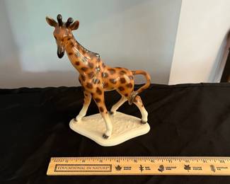 H92 - $40. 1950’s German Cortendorf Giraffe. Has some minor crazing. 