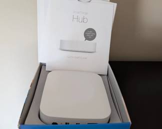 H62 - $10. Samsung Smart Things Hub 2nd generation Model STH-ETh-250. 