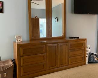 H5 - $225. Thomasville Dresser and Mirror. Measures 74 W x 18 D x 76.5 T. Excellent condition!