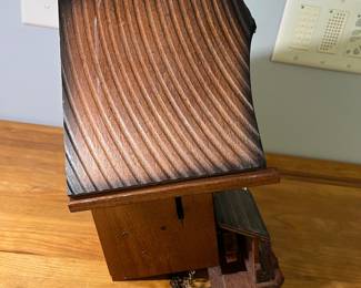 H42 - $180. VTG BlackForest Handcrafted Chalet Cuckoo Clock. Made in Germany by Hones. 
