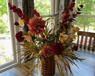 H107 - $100. Murano(?) Fratelli Toso Style. Bubble Window Vase. Measures 10.25" tall. Excellent Condition. 