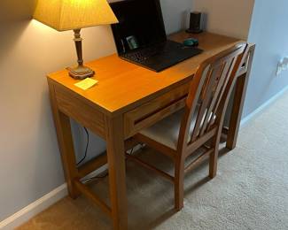 H6 - $150. Thomasville Desk. Measures 42 W x18 D x 30 T. Very good condition - has one small water ring - see photos. 
