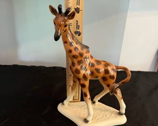 H92 - $40. 1950’s German Cortendorf Giraffe. Has some minor crazing. 