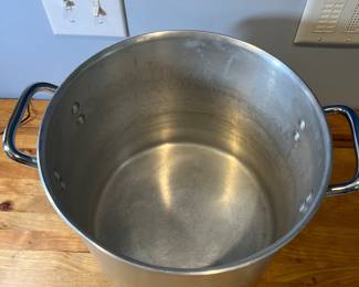 H82 - $35. Pro Al Heavy Aluminum Pot. 20 Qt. 