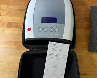 H102 - $25. Breo Hand Massager ipalm-520