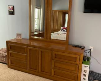 H5 - $225. Thomasville Dresser and Mirror. Measures 74 W x 18 D x 76.5 T. Excellent condition!