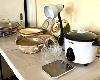 KKS028- Mystery Kitchen Lot! 