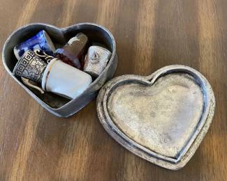 KKS121 - Vintage German Heart Box With Five Decorative Thimbles 