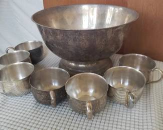 KKS015- Oneida Silver Toned Punch Bowl And Cups