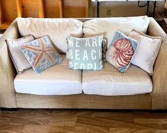 KKS136- Beautiful Couch With Ocean Theme Pillows