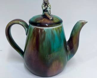 Lot 5	Wedgewood Rebekah at the Well Majolica Teapot (English, c. 1860). Glazed Earthenware.