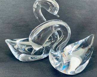 Lot 73	Pair of Glass Swans by Steve Fenstermacher for Youghiogheny Art Glass (2001 and 2002).