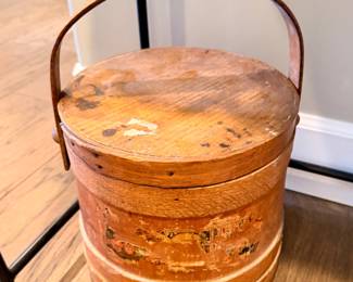 Sm wood Bucket vintage