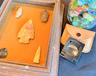 Arrowheads / Jar marbles