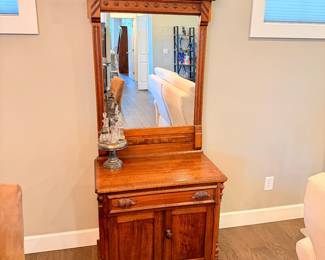 Victorian Dresser Small / good shape