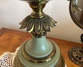 Vintage Stiffel Hollywood Regency Brass and Ceramic Table Lamp third image