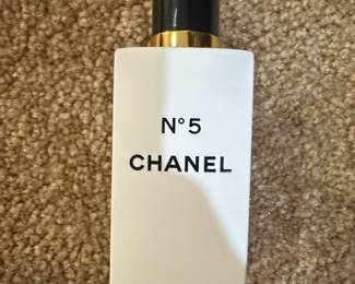Chanel No. Gel Moussant Bath Gel and White Linen Perfume Rollerball